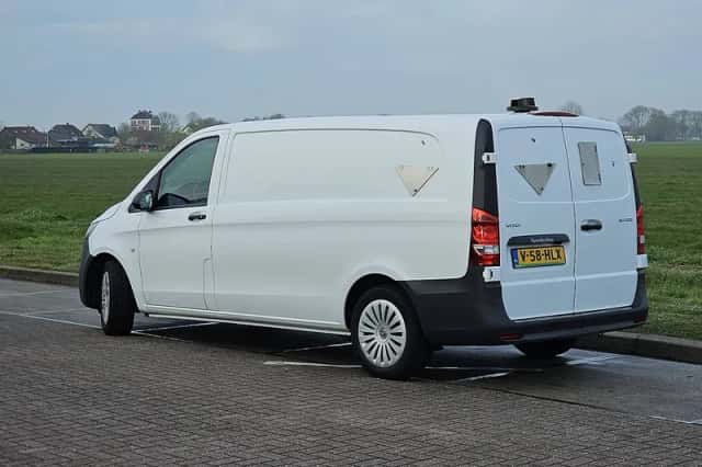 Mercedes-Benz Vito (2024) thumbnail 5