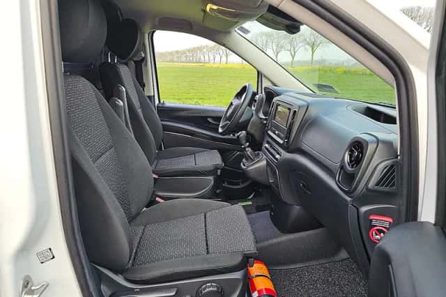 Mercedes-Benz Vito (2024) thumbnail 6