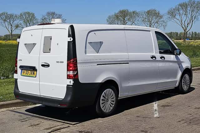 Mercedes-Benz Vito (2024) thumbnail 3