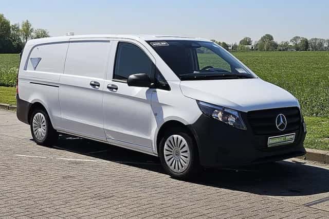 Mercedes-Benz Vito (2024) thumbnail 4