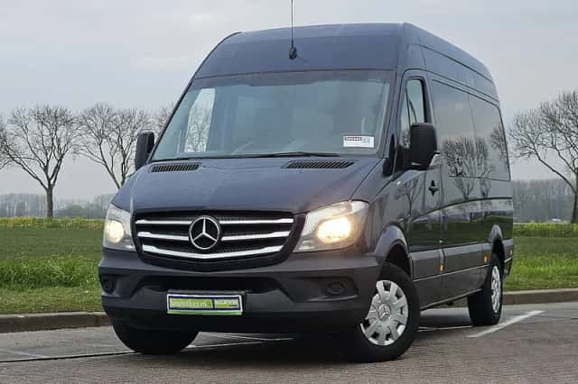 Mercedes-Benz Sprinter (2016) thumbnail 1