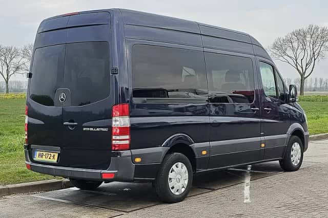Mercedes-Benz Sprinter (2016) thumbnail 3