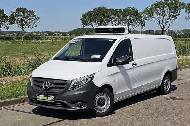 Mercedes-Benz Vito (2022) thumbnail 2