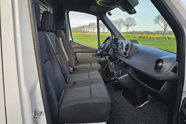Mercedes-Benz Sprinter (2023) thumbnail 6
