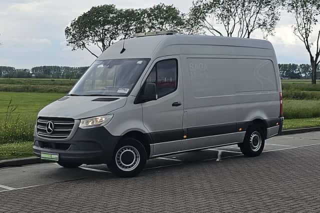 Mercedes-Benz Sprinter (2020) thumbnail 2