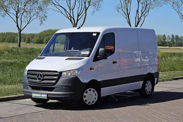 Mercedes-Benz Sprinter (2022) thumbnail 2