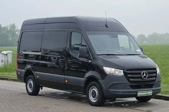 Mercedes-Benz Sprinter (2023) thumbnail 4