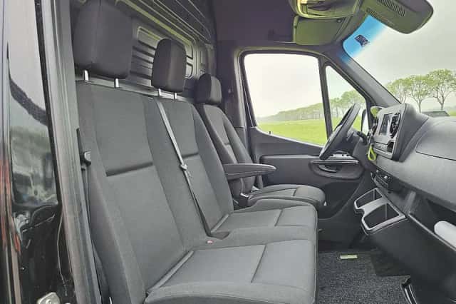 Mercedes-Benz Sprinter (2023) thumbnail 6