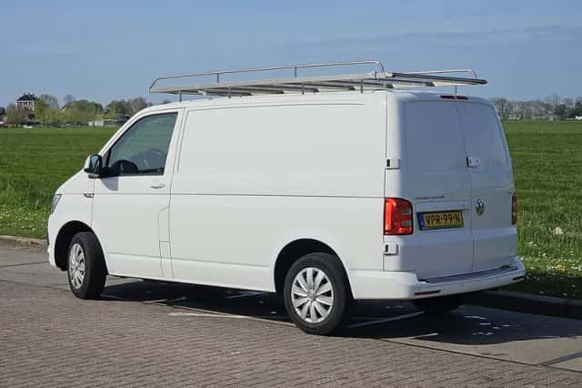 Volkswagen Transporter (2017) thumbnail 5