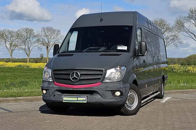 Mercedes-Benz Sprinter (2016) thumbnail 1