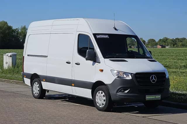 Mercedes-Benz Sprinter (2024) thumbnail 4