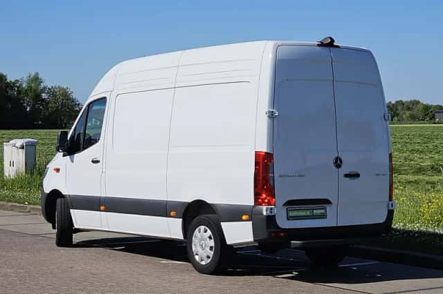 Mercedes-Benz Sprinter (2024) thumbnail 5