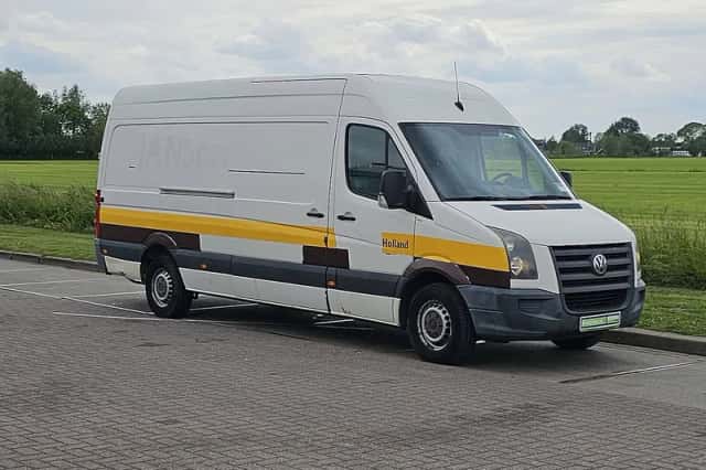 Volkswagen Crafter (2010) thumbnail 4