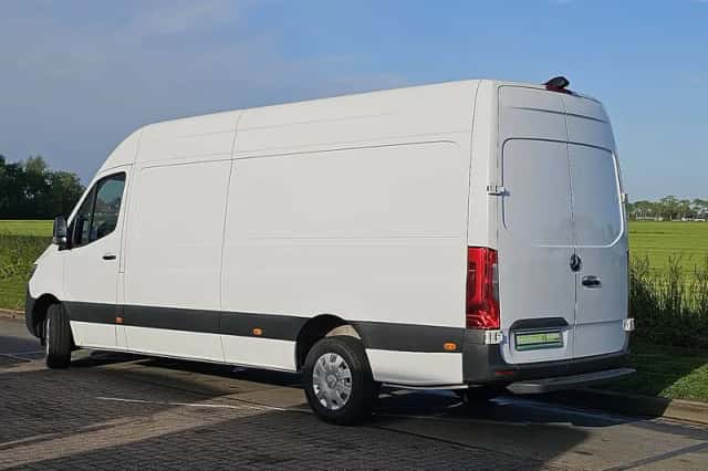 Mercedes-Benz Sprinter (2022) thumbnail 5