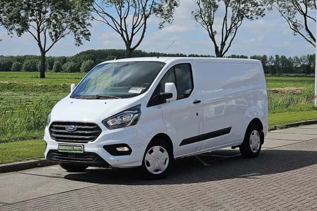 Ford Transit (2022) thumbnail 2