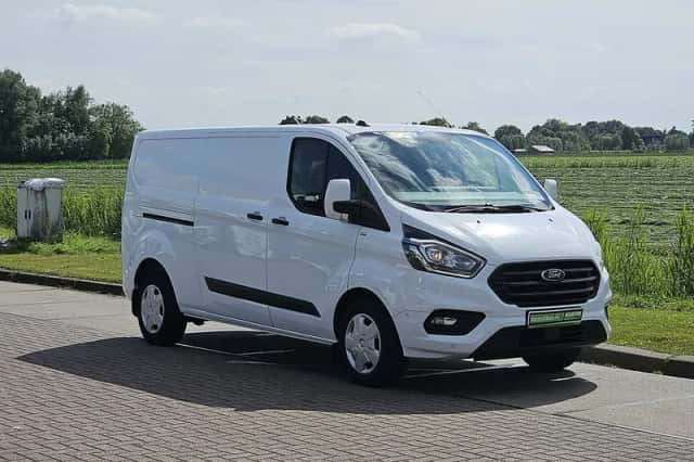 Ford Transit (2022) thumbnail 4