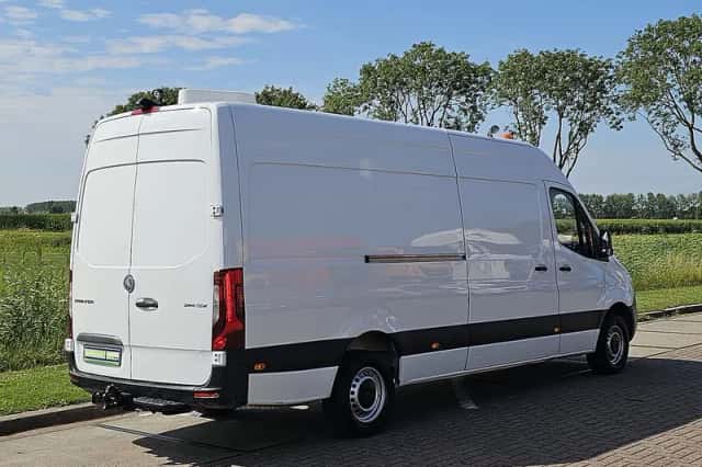 Mercedes-Benz Sprinter (2021) thumbnail 3
