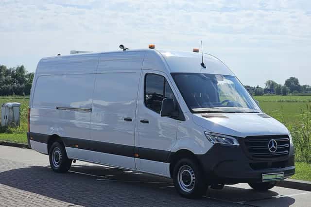 Mercedes-Benz Sprinter (2021) thumbnail 4