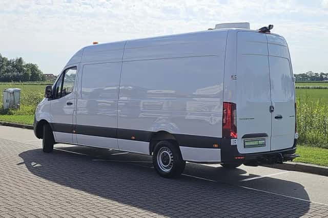 Mercedes-Benz Sprinter (2021) thumbnail 5