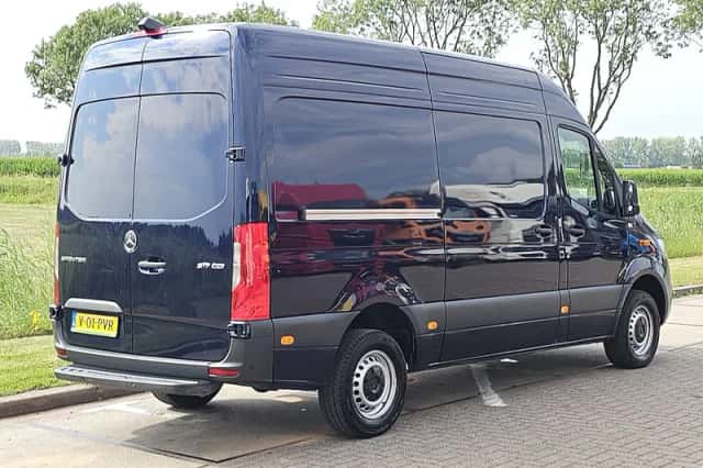 Mercedes-Benz Sprinter (2024) thumbnail 3