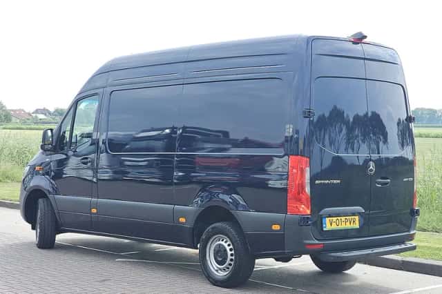 Mercedes-Benz Sprinter (2024) thumbnail 5