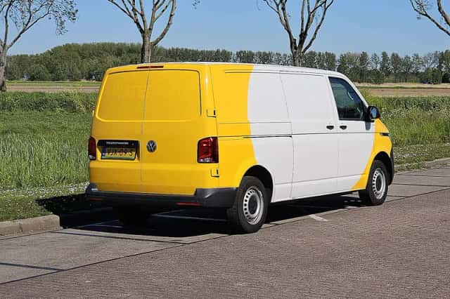 Volkswagen Transporter (2021) thumbnail 3