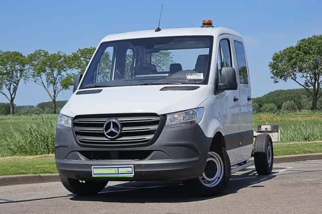 Mercedes-Benz Sprinter (2023) thumbnail 1