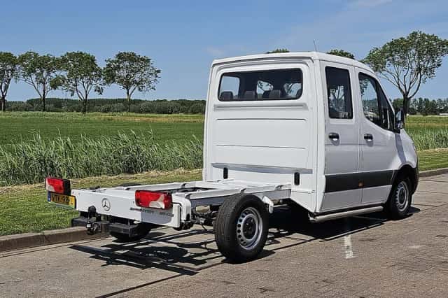 Mercedes-Benz Sprinter (2023) thumbnail 3