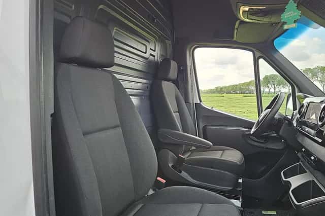 Mercedes-Benz Sprinter (2024) thumbnail 6
