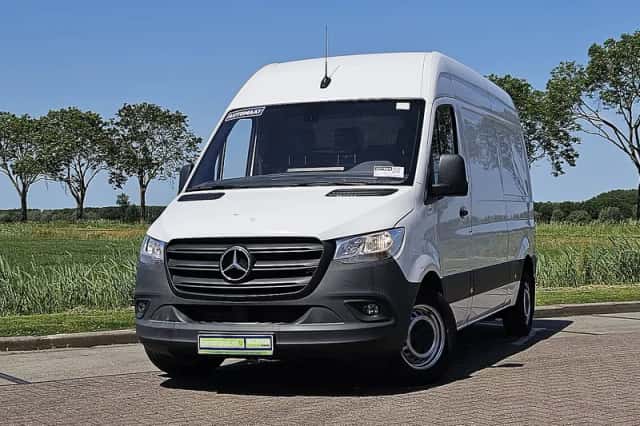 Mercedes-Benz Sprinter (2021) thumbnail 1