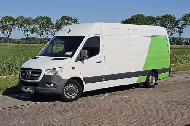 Mercedes-Benz Sprinter (2019) thumbnail 2
