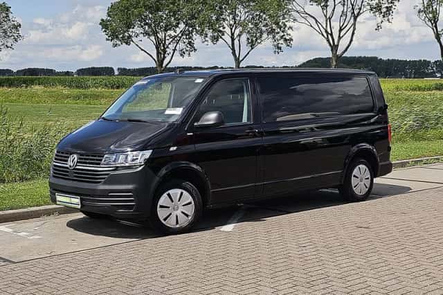 Volkswagen Transporter (2022) thumbnail 2