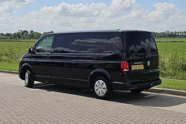 Volkswagen Transporter (2022) thumbnail 5