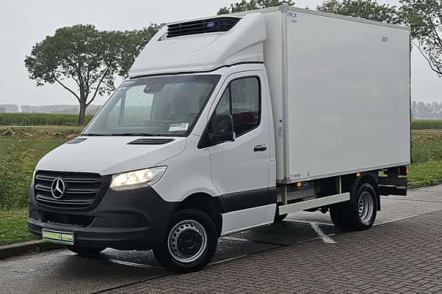 Mercedes-Benz Sprinter (2021) thumbnail 2