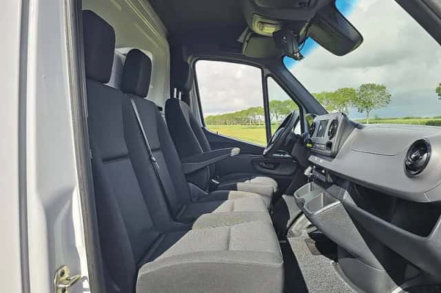 Mercedes-Benz Sprinter (2021) thumbnail 6