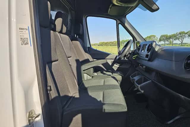 Mercedes-Benz Sprinter (2022) thumbnail 6