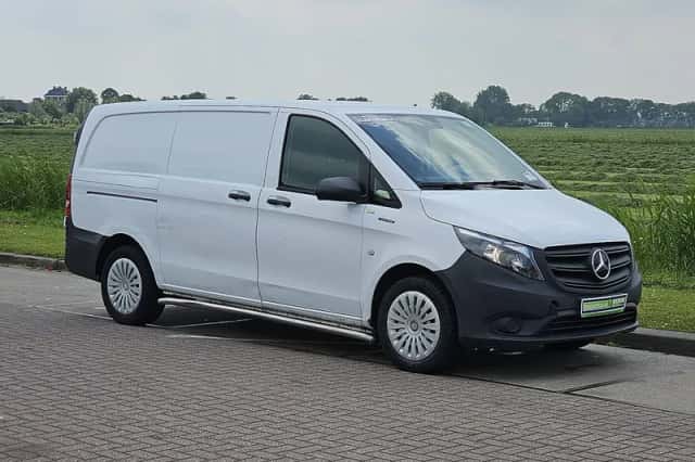 Mercedes-Benz eVito (2022) thumbnail 4