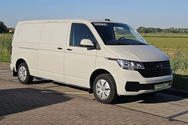 Volkswagen Transporter (2024) thumbnail 4