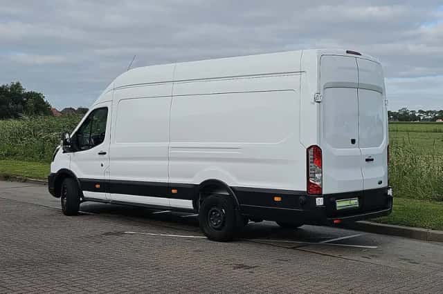 Ford Transit (2024) thumbnail 5