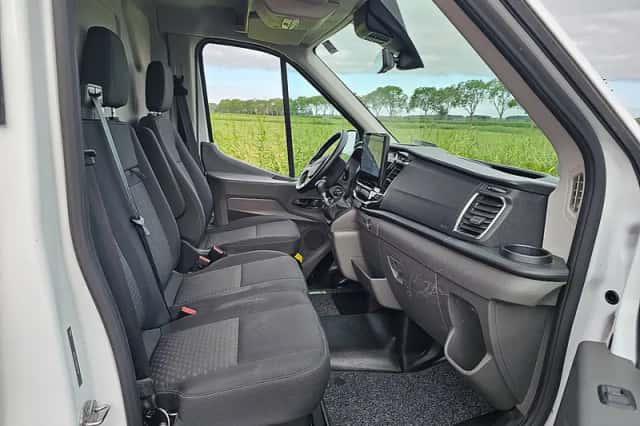 Ford Transit (2024) thumbnail 6
