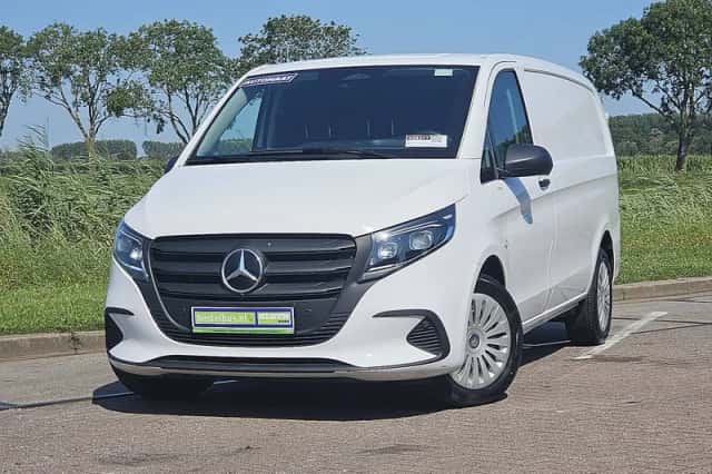 Mercedes-Benz Vito (2024) thumbnail 1