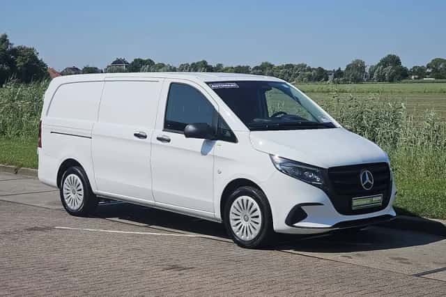 Mercedes-Benz Vito (2024) thumbnail 4