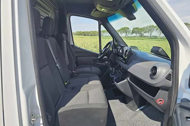 Mercedes-Benz Sprinter (2024) thumbnail 6