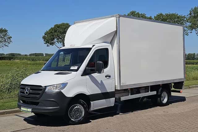 Mercedes-Benz Sprinter (2024) thumbnail 2