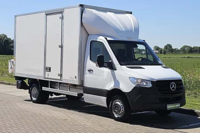 Mercedes-Benz Sprinter (2024) thumbnail 4