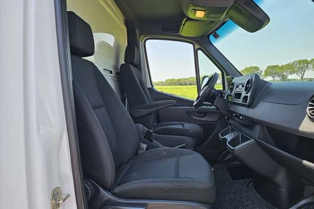 Mercedes-Benz Sprinter (2018) thumbnail 6
