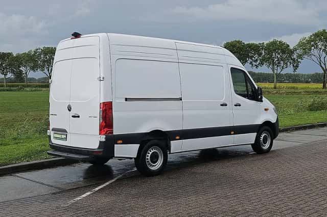 Mercedes-Benz Sprinter (2024) thumbnail 3