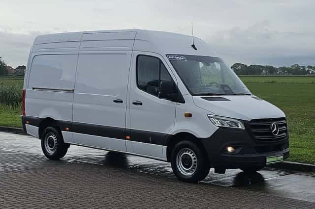Mercedes-Benz Sprinter (2024) thumbnail 4