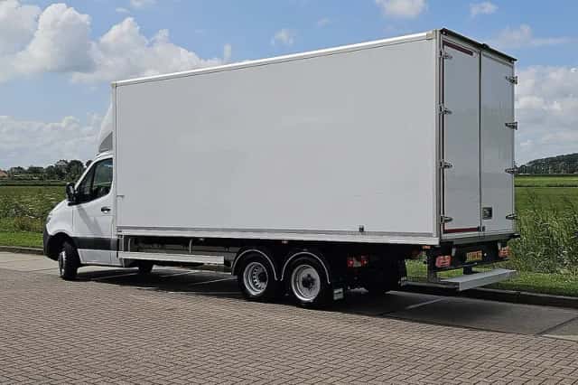 Mercedes-Benz Sprinter (2022) thumbnail 5