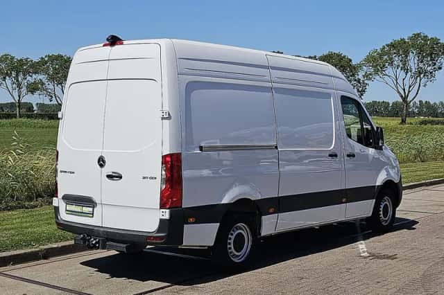 Mercedes-Benz Sprinter (2024) thumbnail 3